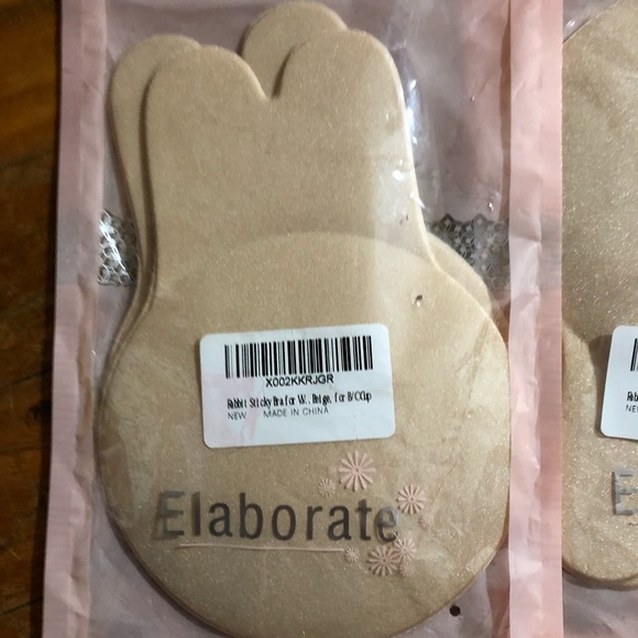 Strapless Lift Up Invisible Bra and Tape - Picture 2 of 8